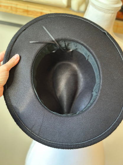 Chapeau en laine noir élégant femme taille 55/58 cm