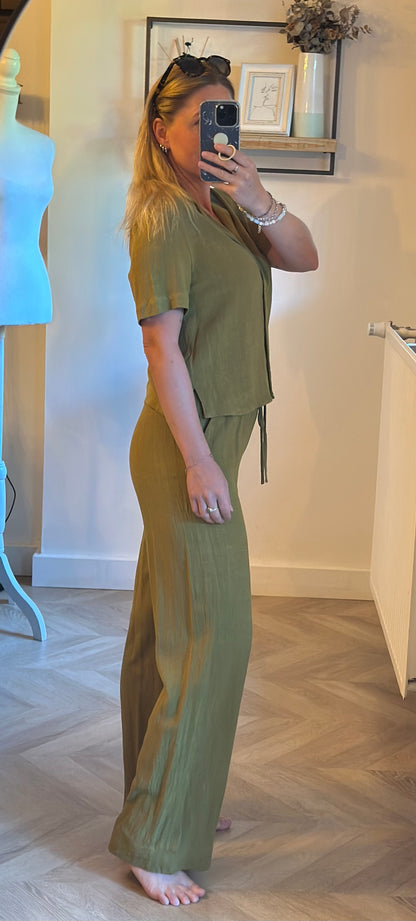 Ensemble pantalon large et chemise kaki en lin et viscose T.36