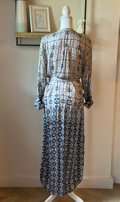 Robe longue à motifs bleus T.38