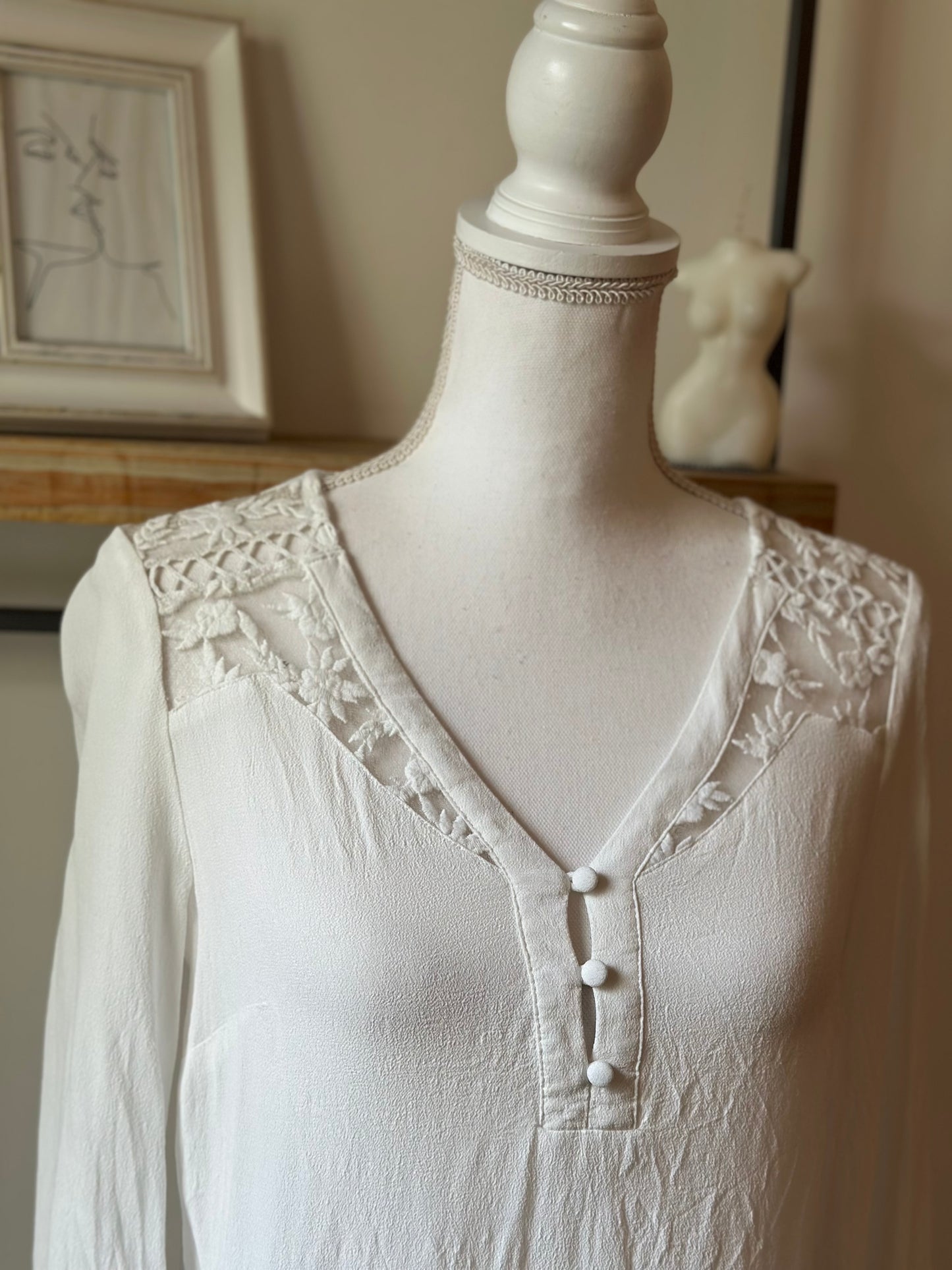 Blouse brodée blanche T.40