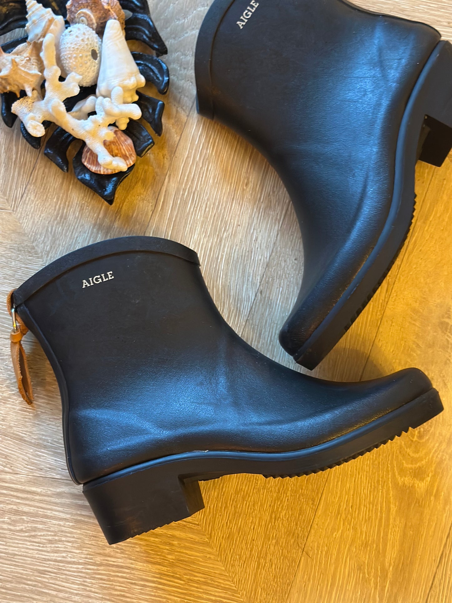 Bottines de pluie noires Juliette en caoutchouc naturel P.37