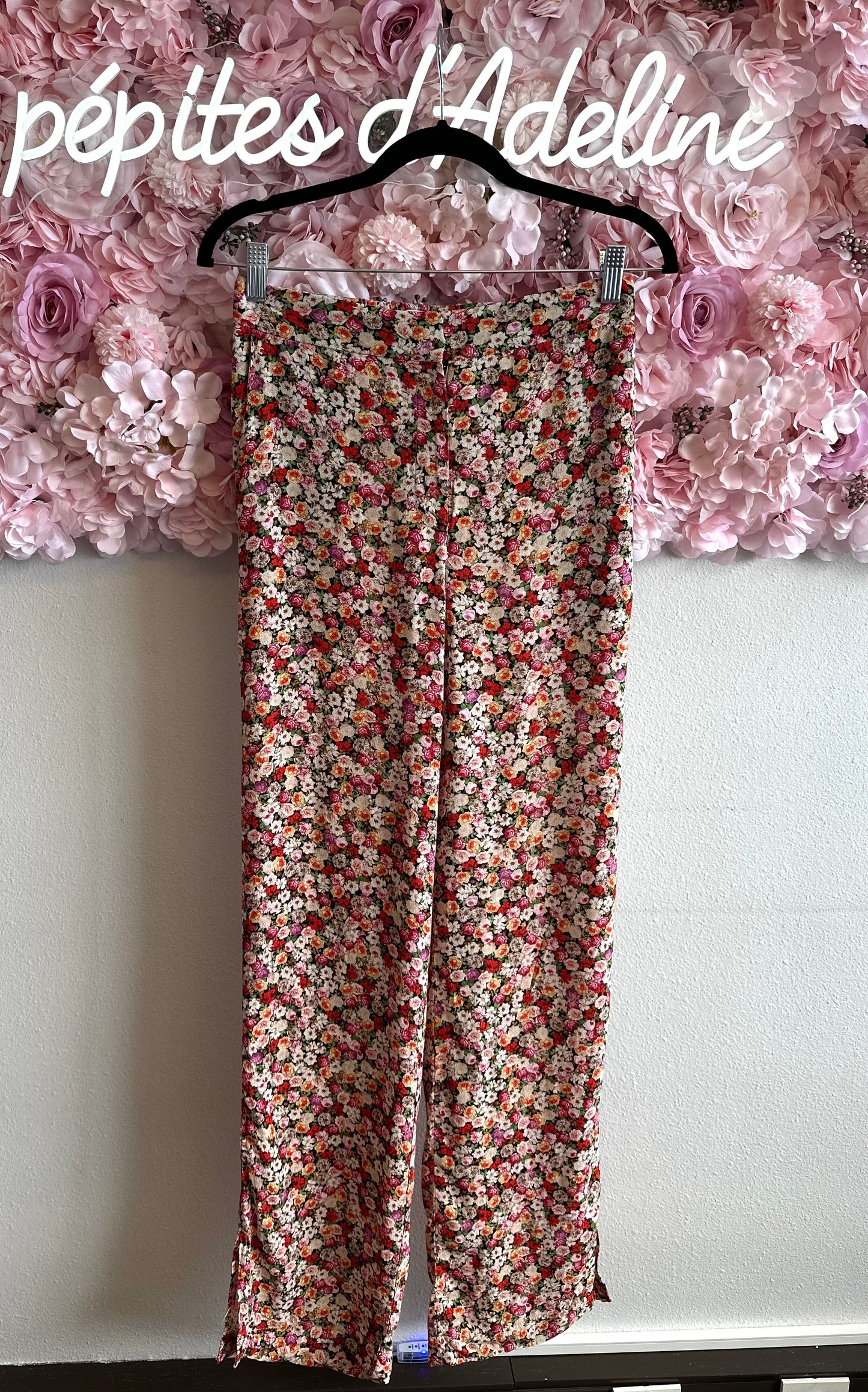 Pantalon fluide à jambes larges motifs fleuris colorés T.36