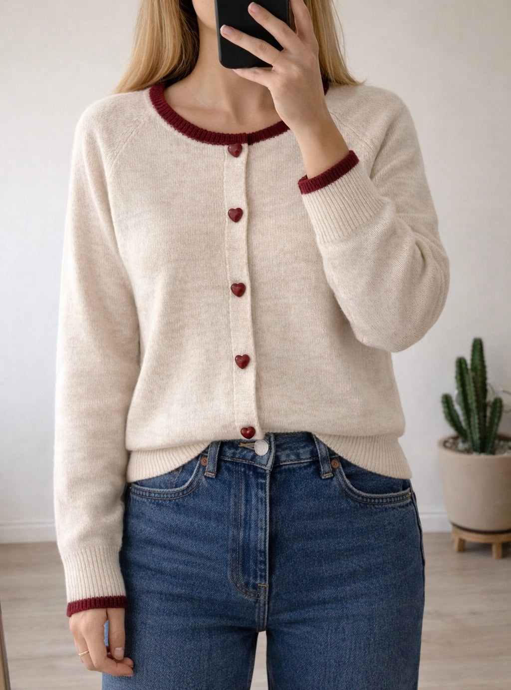 Gilet crème en laine boutons cœur rouges T.36 neuf