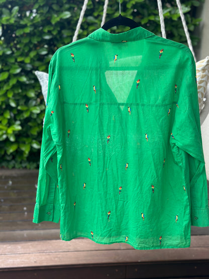 Chemise verte imprimé perroquets 100% coton T.38