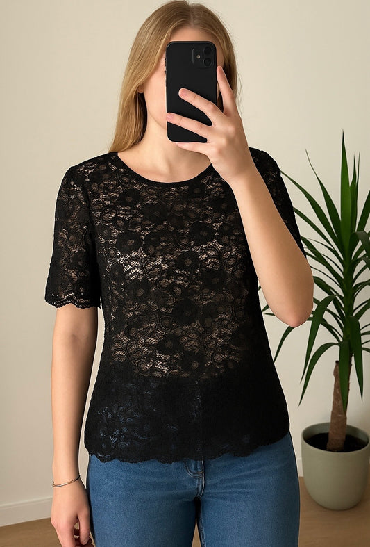 Blouse en dentelle noire T.38