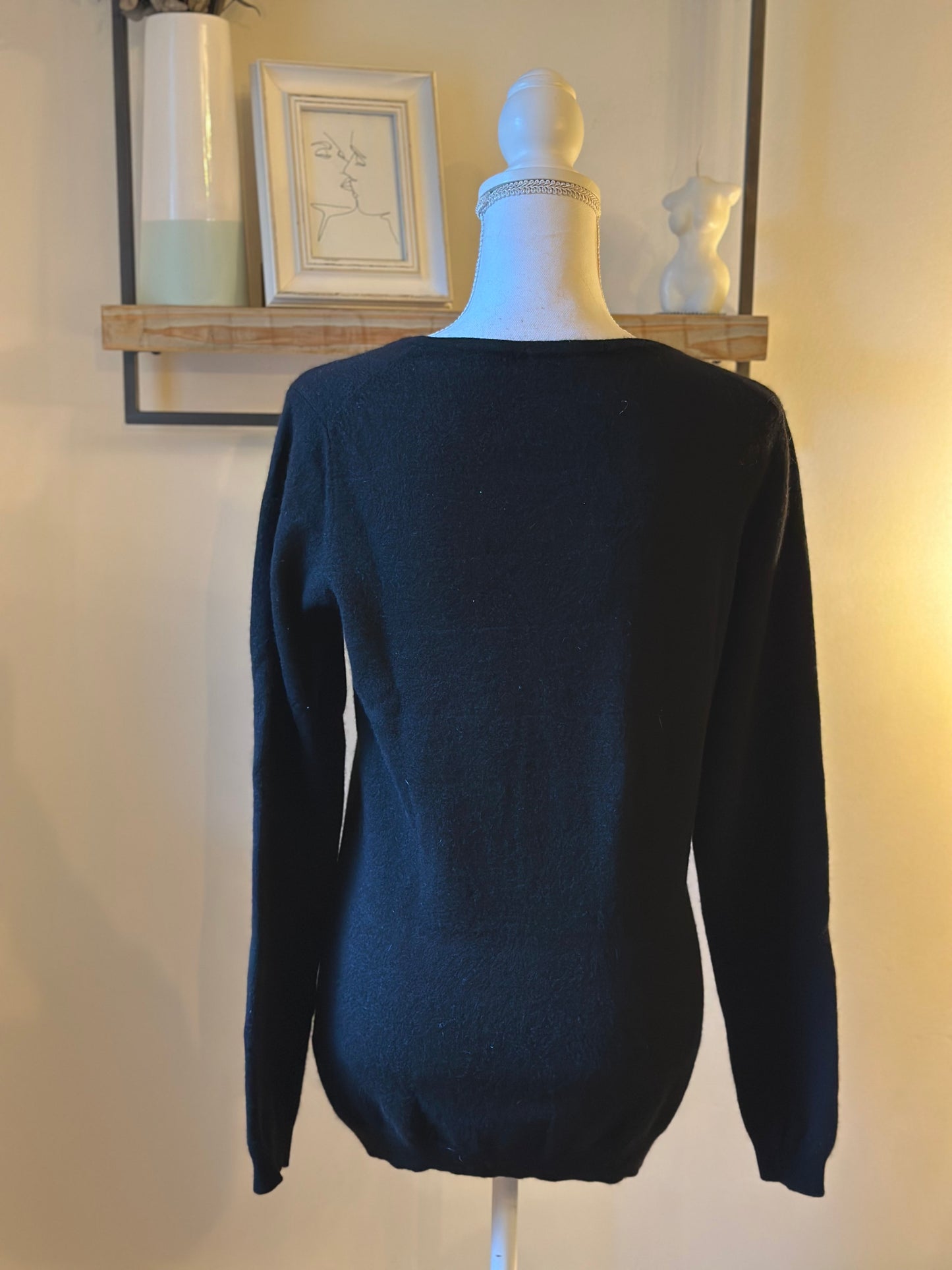 Pull col V uni noir en cachemire T.38