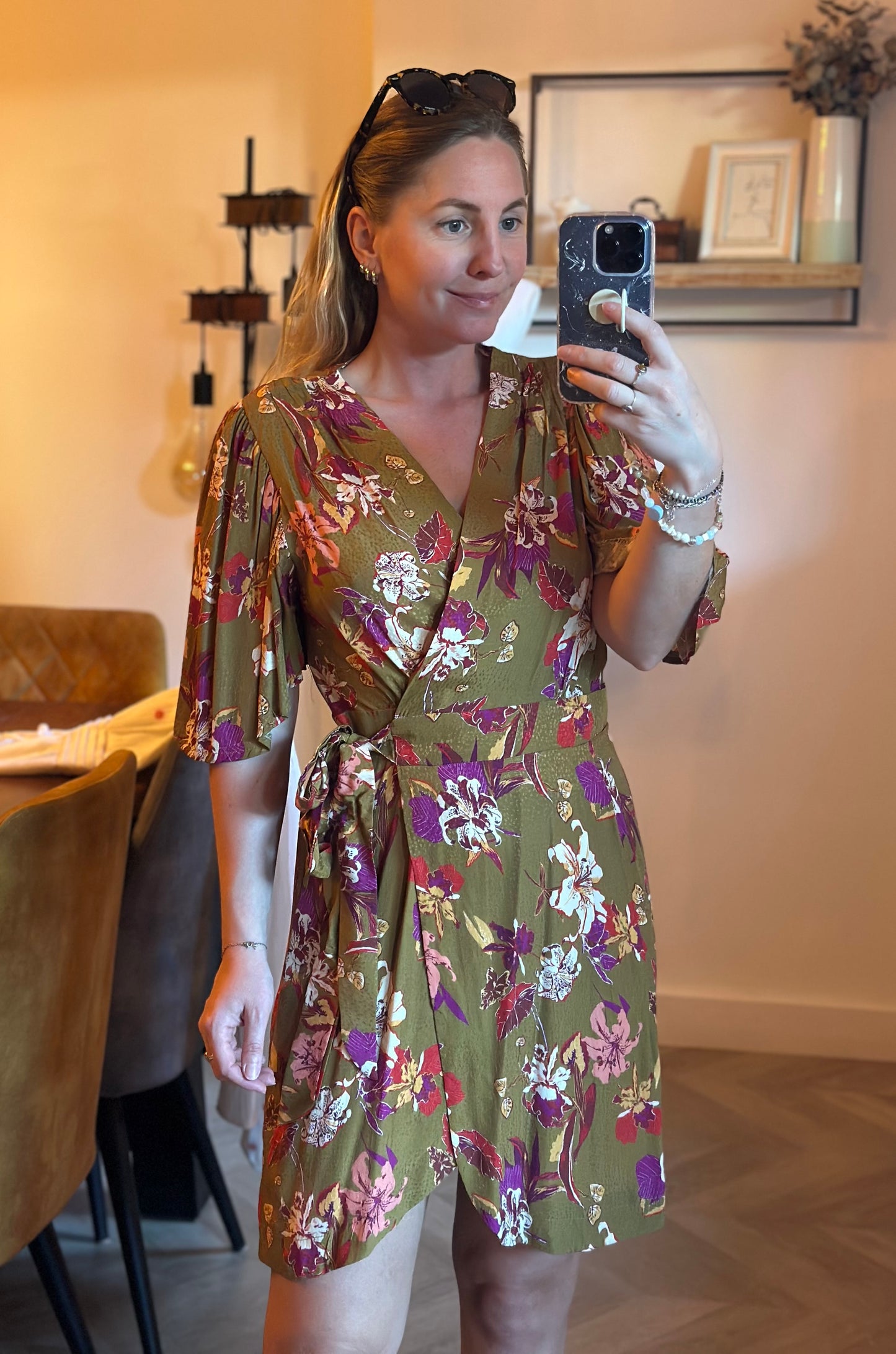Robe porte feuille fleurie T.36 neuve