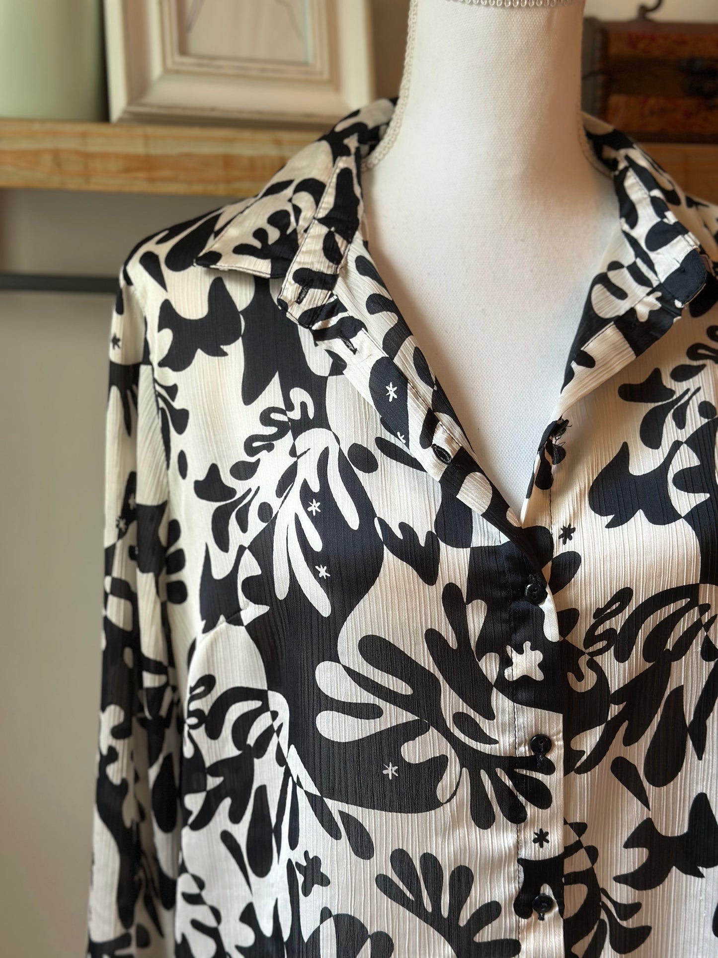 Chemise fluide imprimé noir et écru T.36