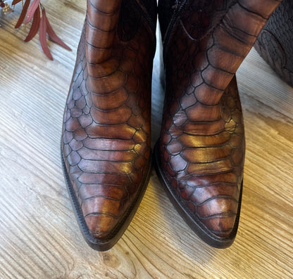 Bottes hautes en cuir croco marron P.36