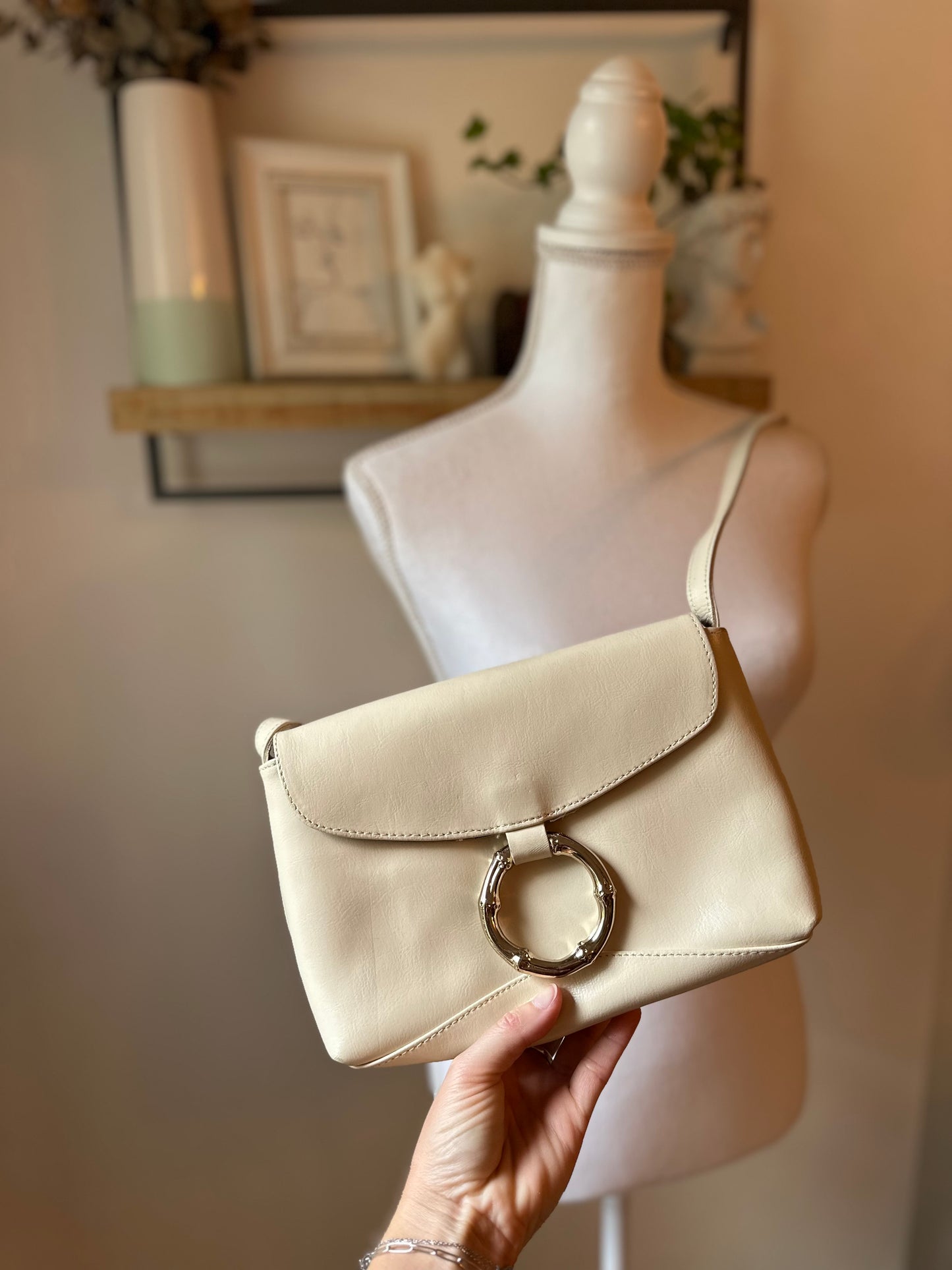 Sac bandoulière en cuir blanc crème cercle argenté – Vintage Made in France