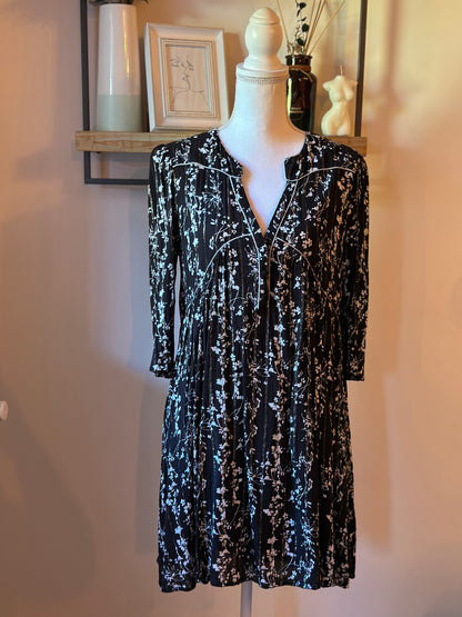 Robe Frezza coupe fluide fleurie noire et blanche T.38/2