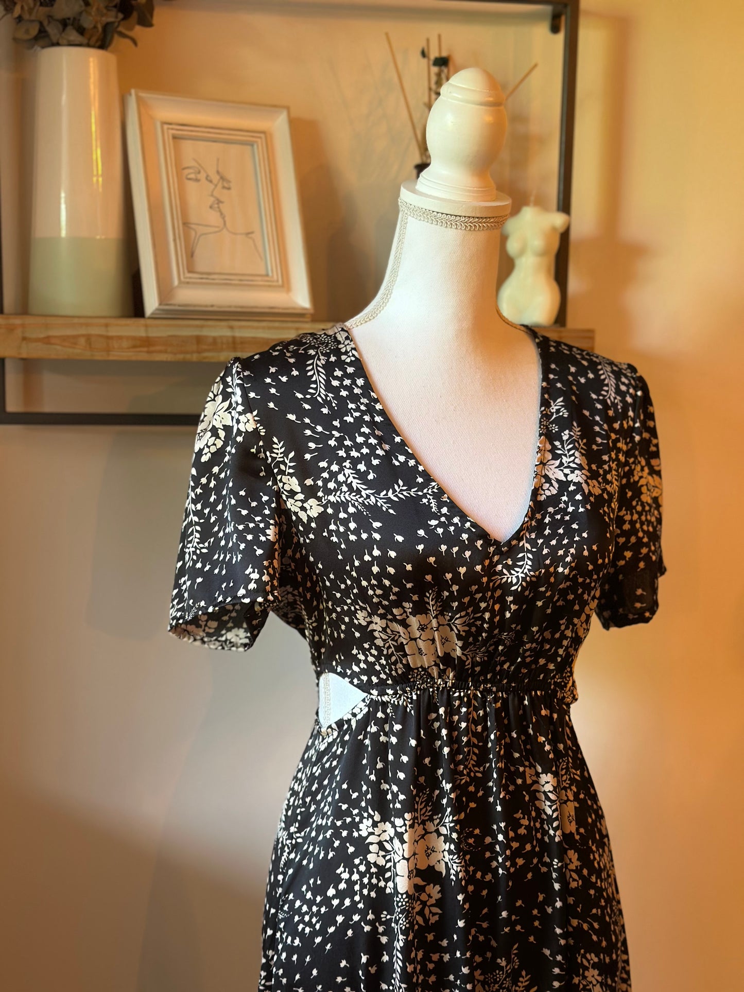 Robe longue imprimé fleuri noir et écru T.36/38