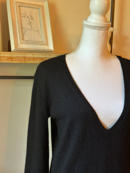 Pull noir col V laine mélangée T.34