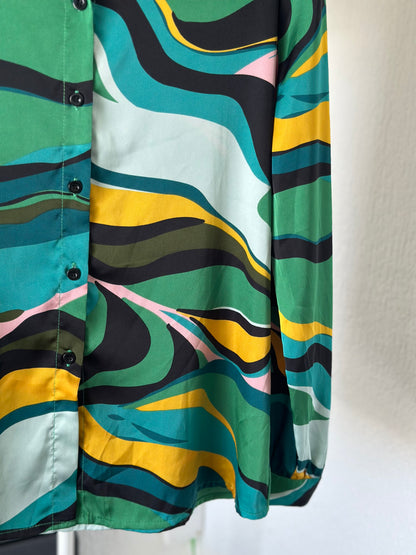 Chemise fluide effet satin à motifs colorés T.40