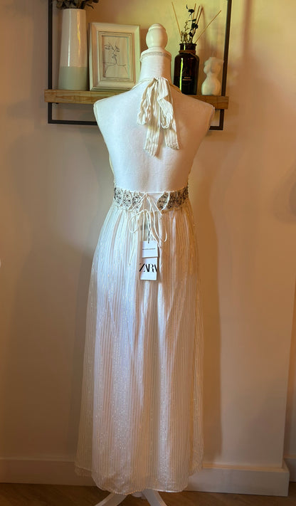 Robe longue dos nu écrue et dorée T.34