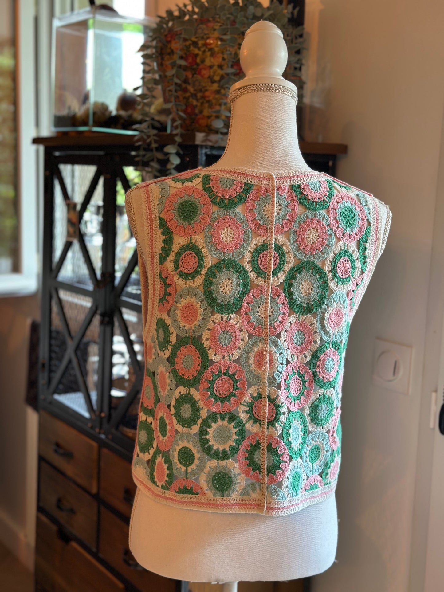 Gilet débardeur en crochet pastel T.36
