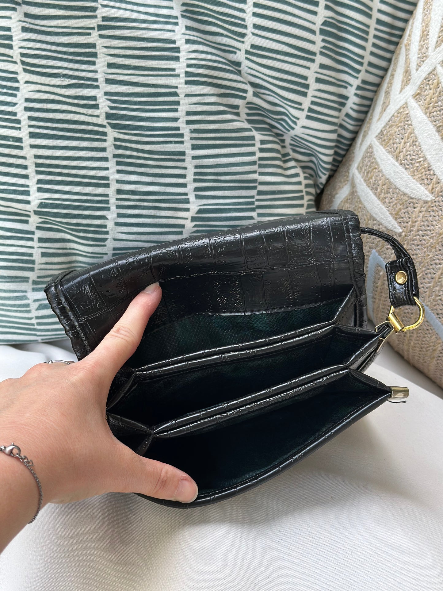Sac bandoulière cuir noir effet croco vintage