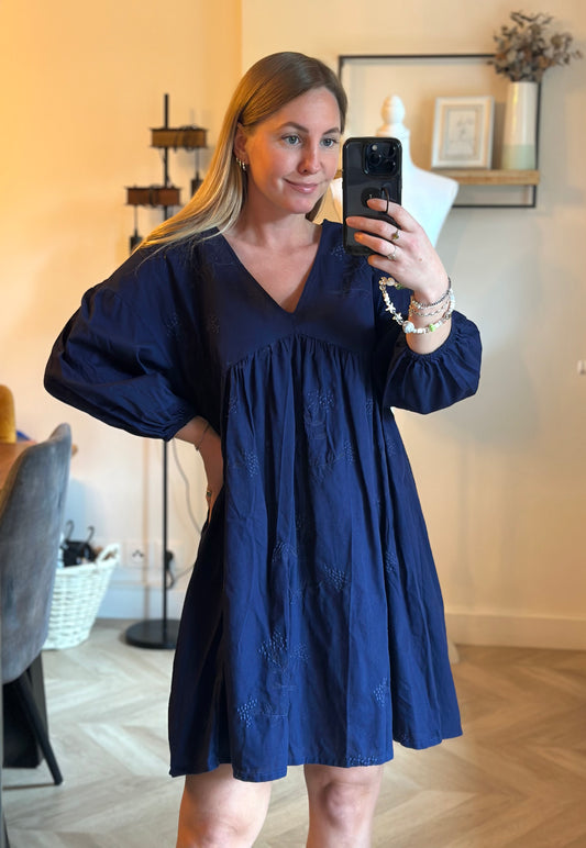 Robe évasée broderie fleurs bleu marine T.38