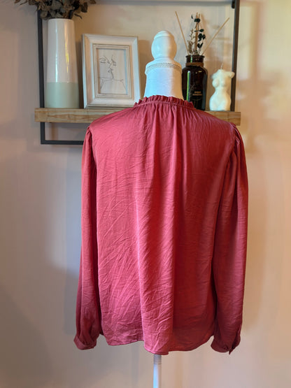 Blouse fluide effet soyeux rose manches longues col froufrou T.38