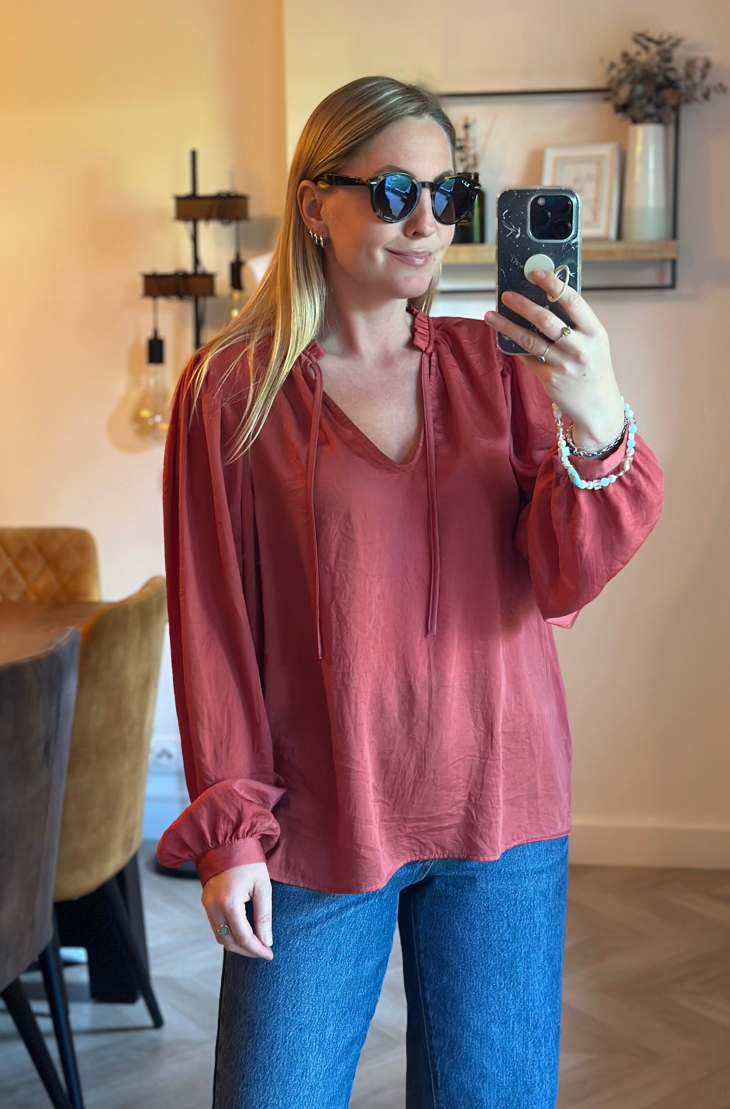 Blouse fluide effet soyeux rose manches longues col froufrou T.38
