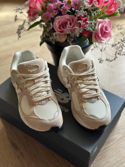 Basket New Balance 2002R beige P.36