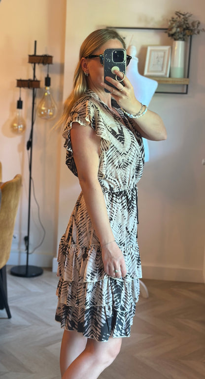 Robe volantée imprimé noir et blanc T.38