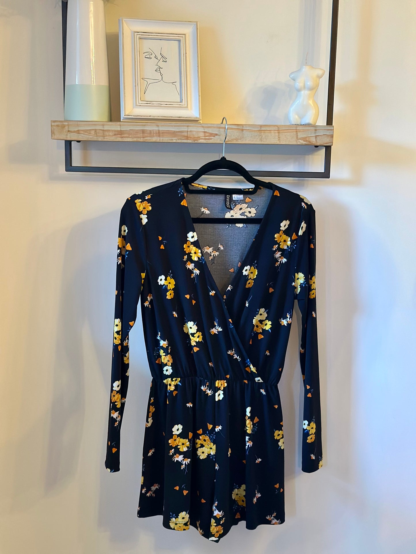 Combishort fleuri noir jaune T.38