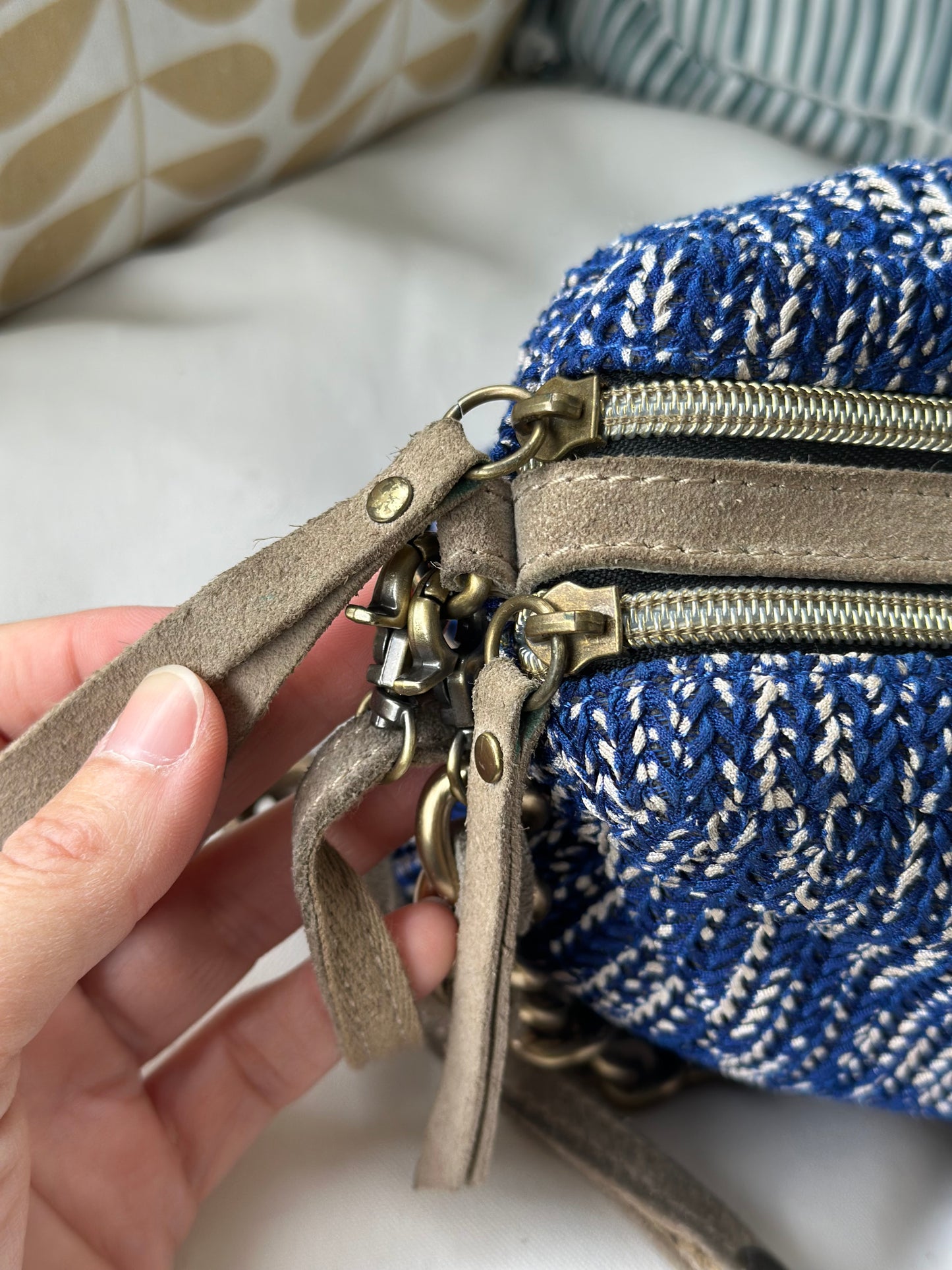 Sac en cuir bleu modèle “Mama” avec double bandoulière