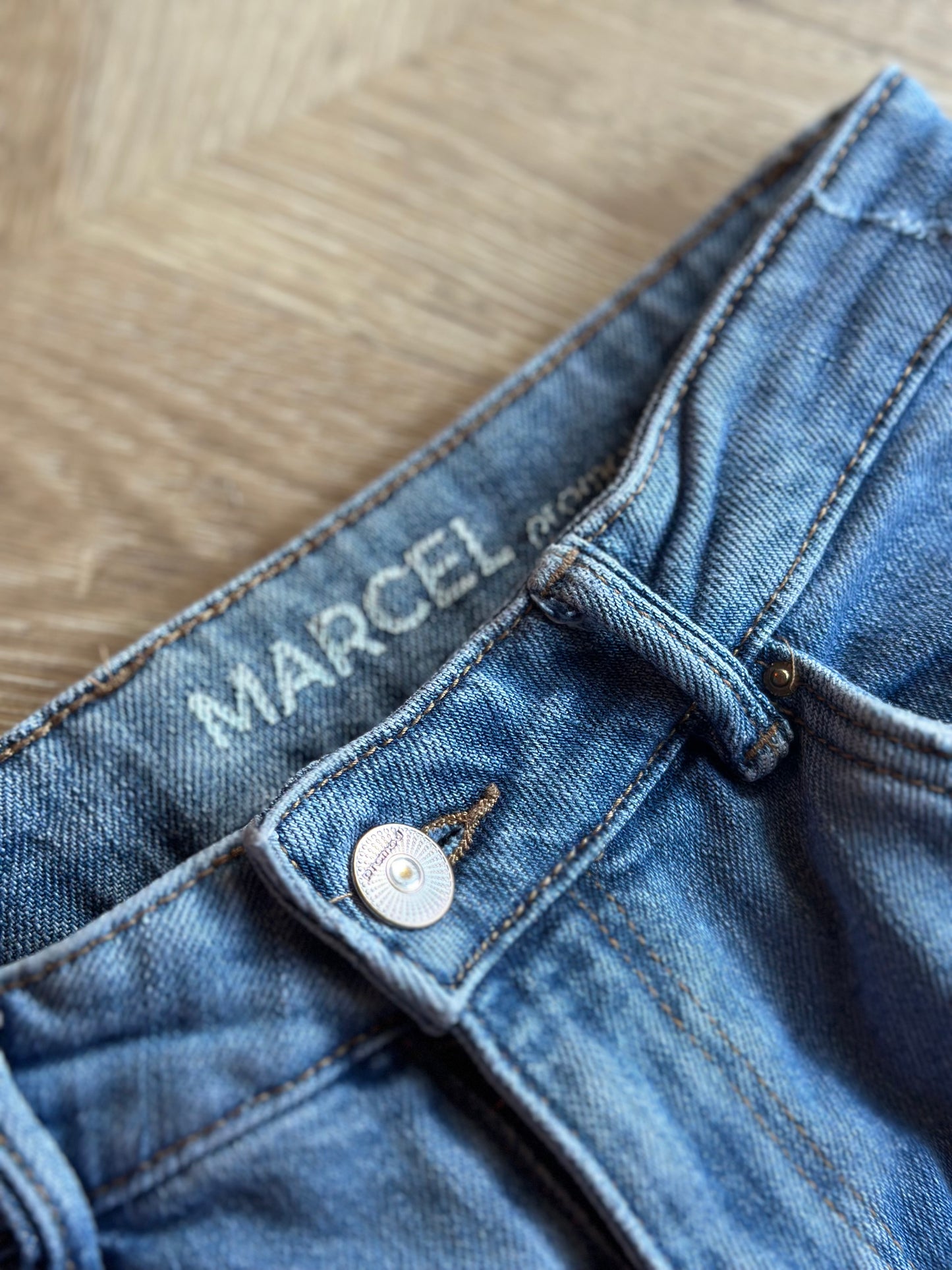 Jean droit denim bleu clair Marcel T.34