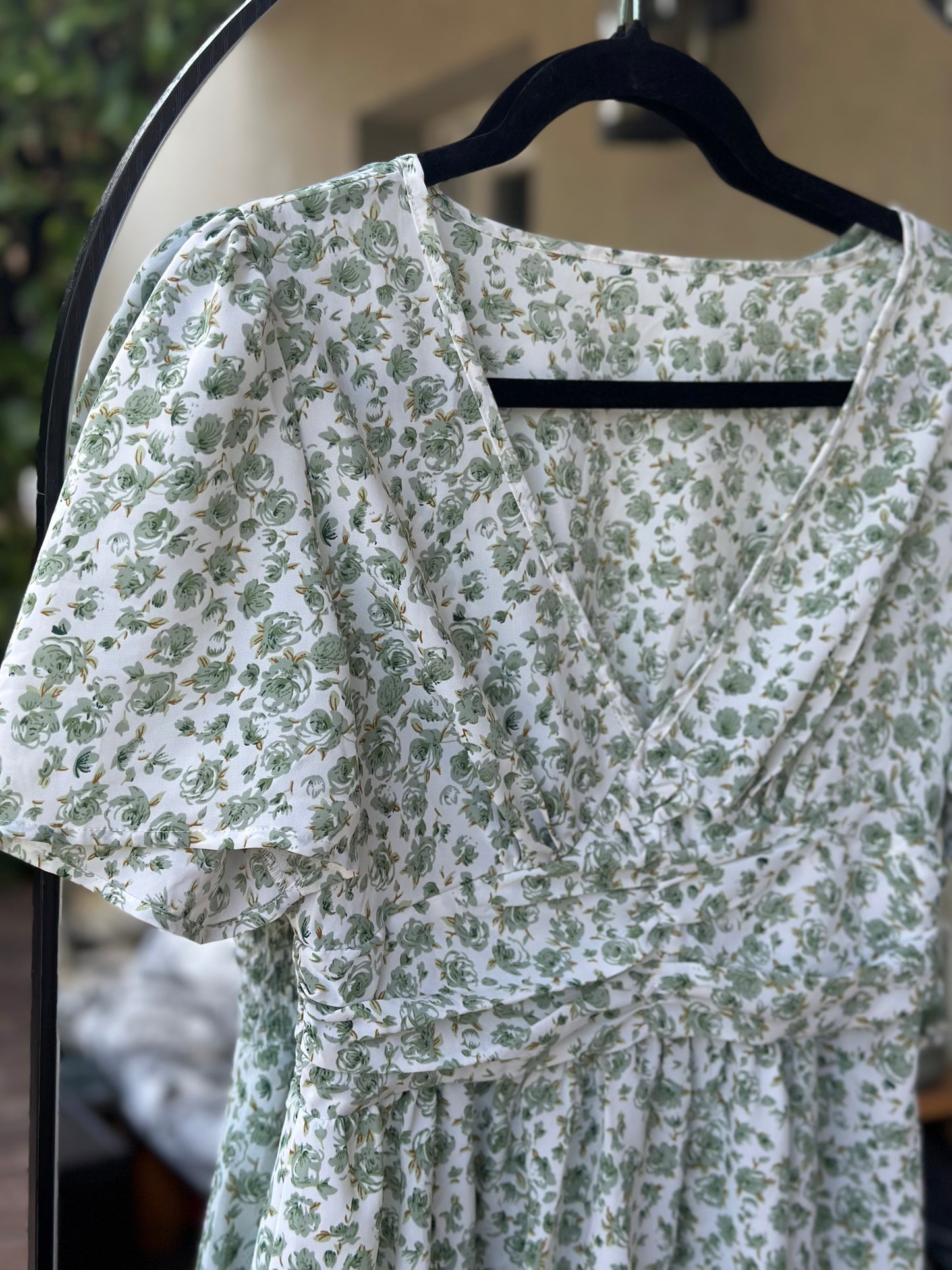 Robe fluide fleurie vert sauge T.36