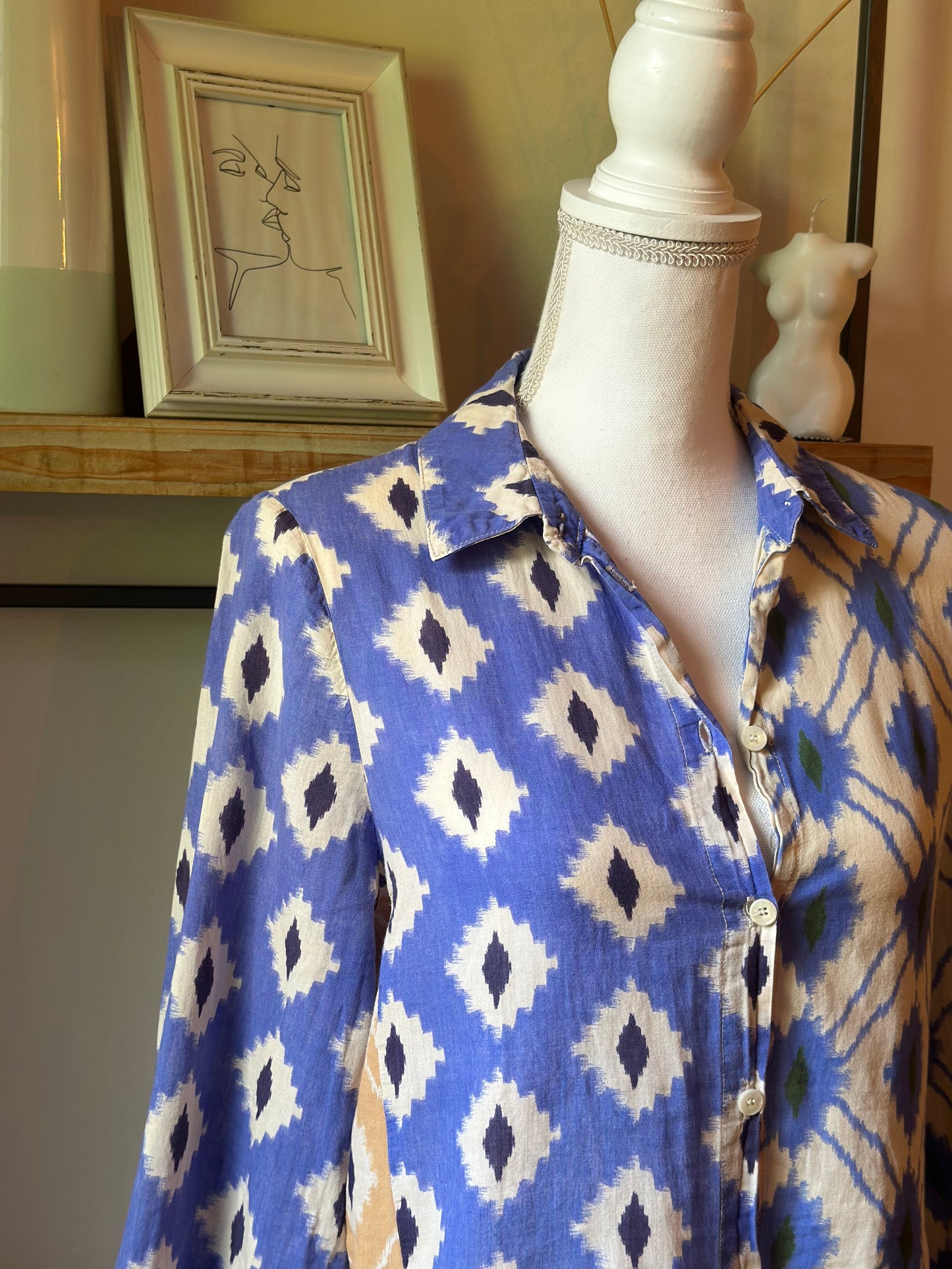 Chemise imprimé ethnique bleu & écru T.34