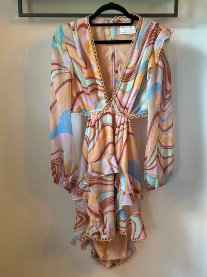 Robe volantée imprimé multicolore – Dos ouvert T.38