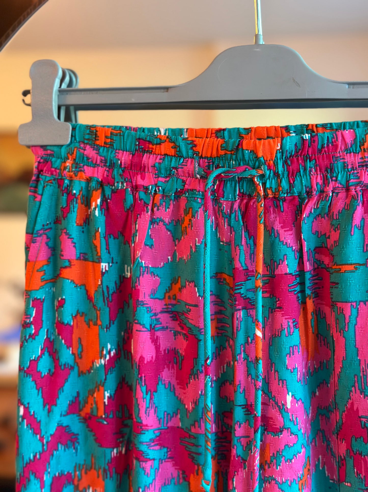 Pantalon fluide large imprimé rose et turquoise T.34 neuf