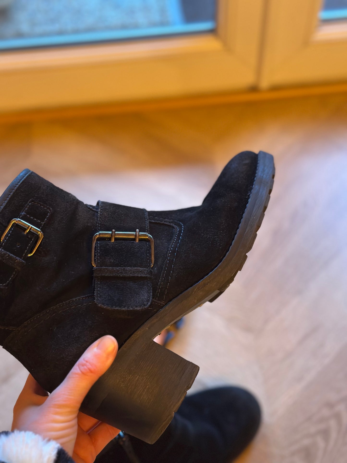 Bottines en cuir daim P.39