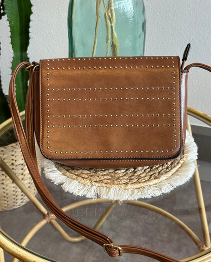 Sac bandoulière en cuir marron avec détails métalliques