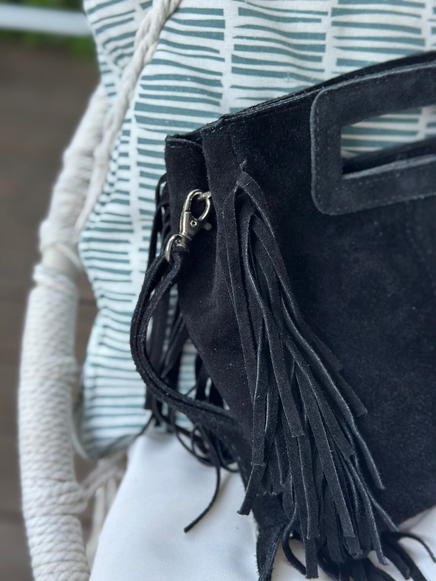 Sac à franges daim noir cuir Italie – bandoulière amovible