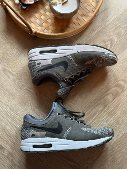 Baskets Air Max Zero SE GS vert kaki et noir P.37,5