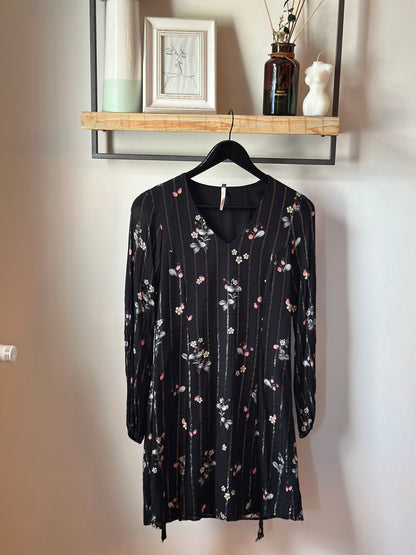 Robe noire fleurie rayée lurex T.36