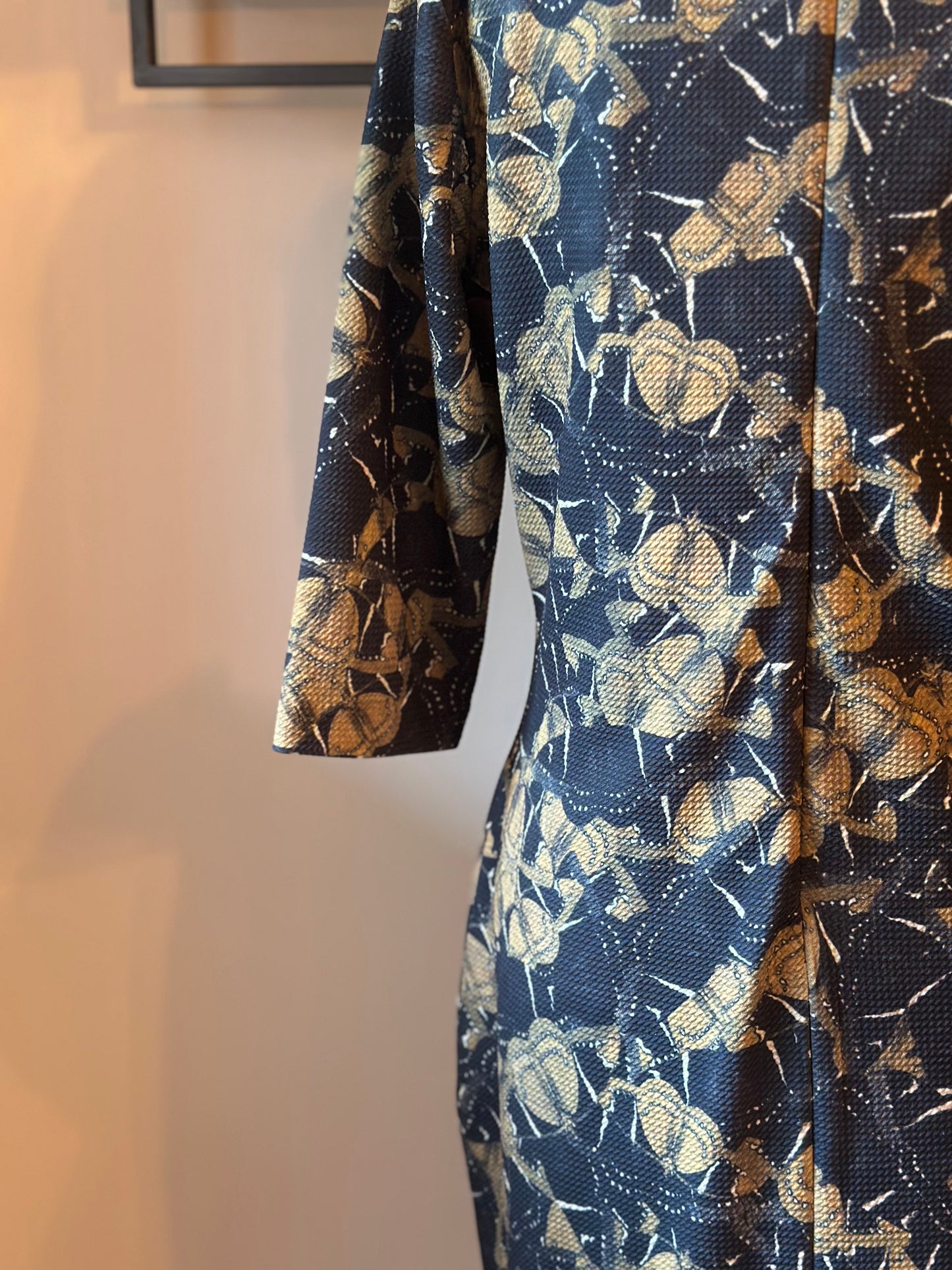 Robe imprimé insectes noir doré T.38