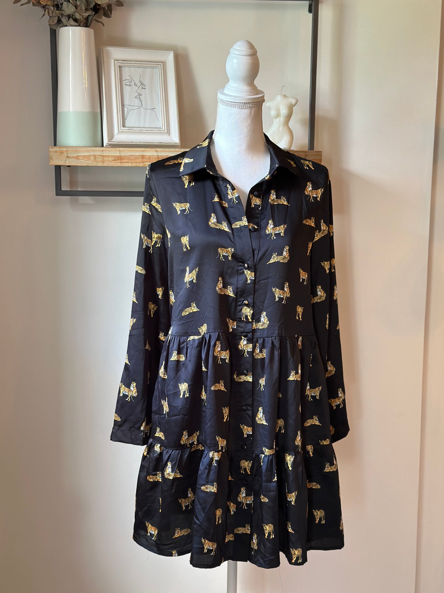 Robe courte fluide imprimé tigre noir et doré T.36