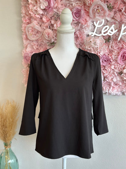 Blouse fluide noire avec dentelle fleurie au dos, T.38