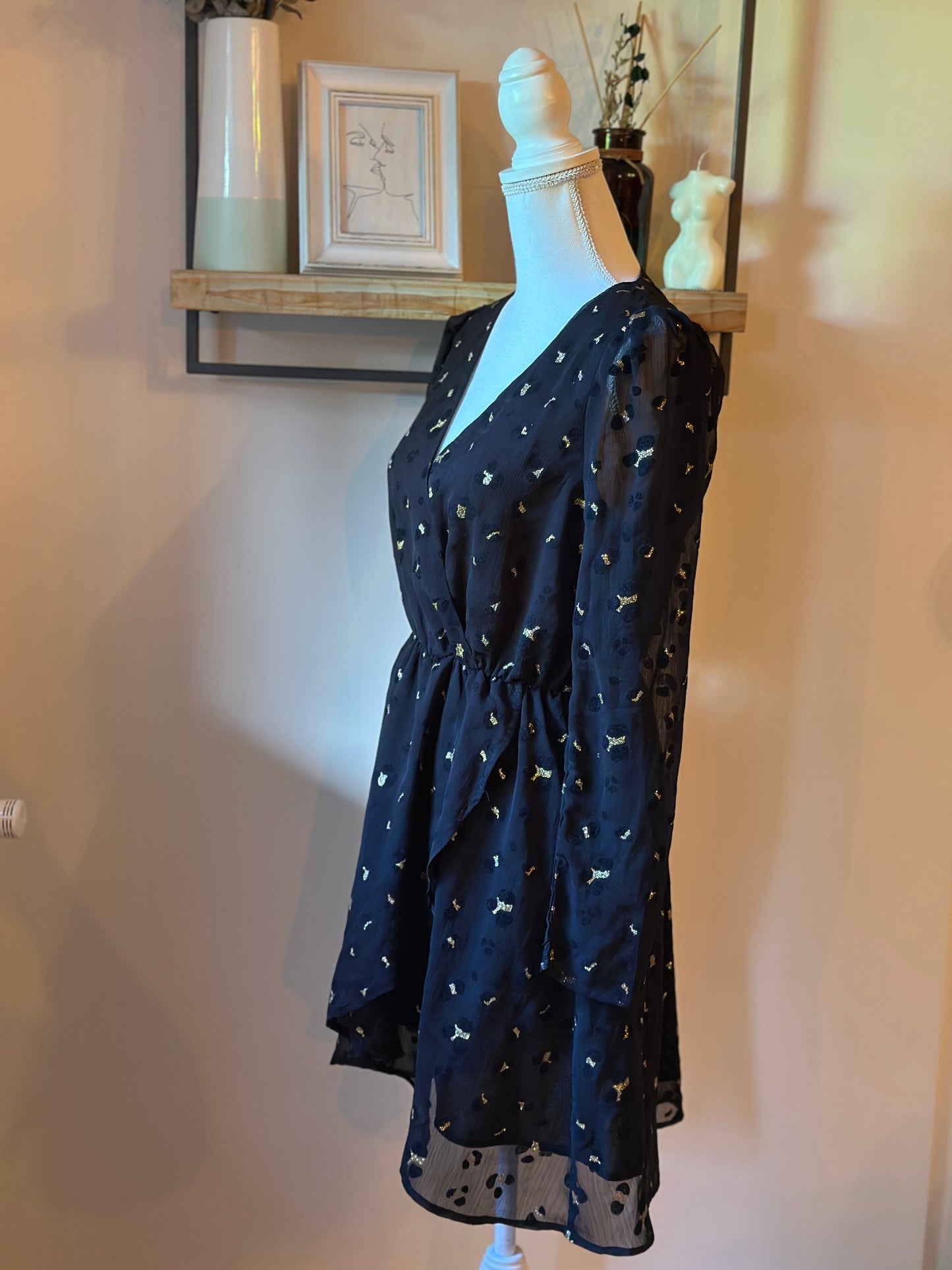 Robe noire voile plumetis doré T.36/38