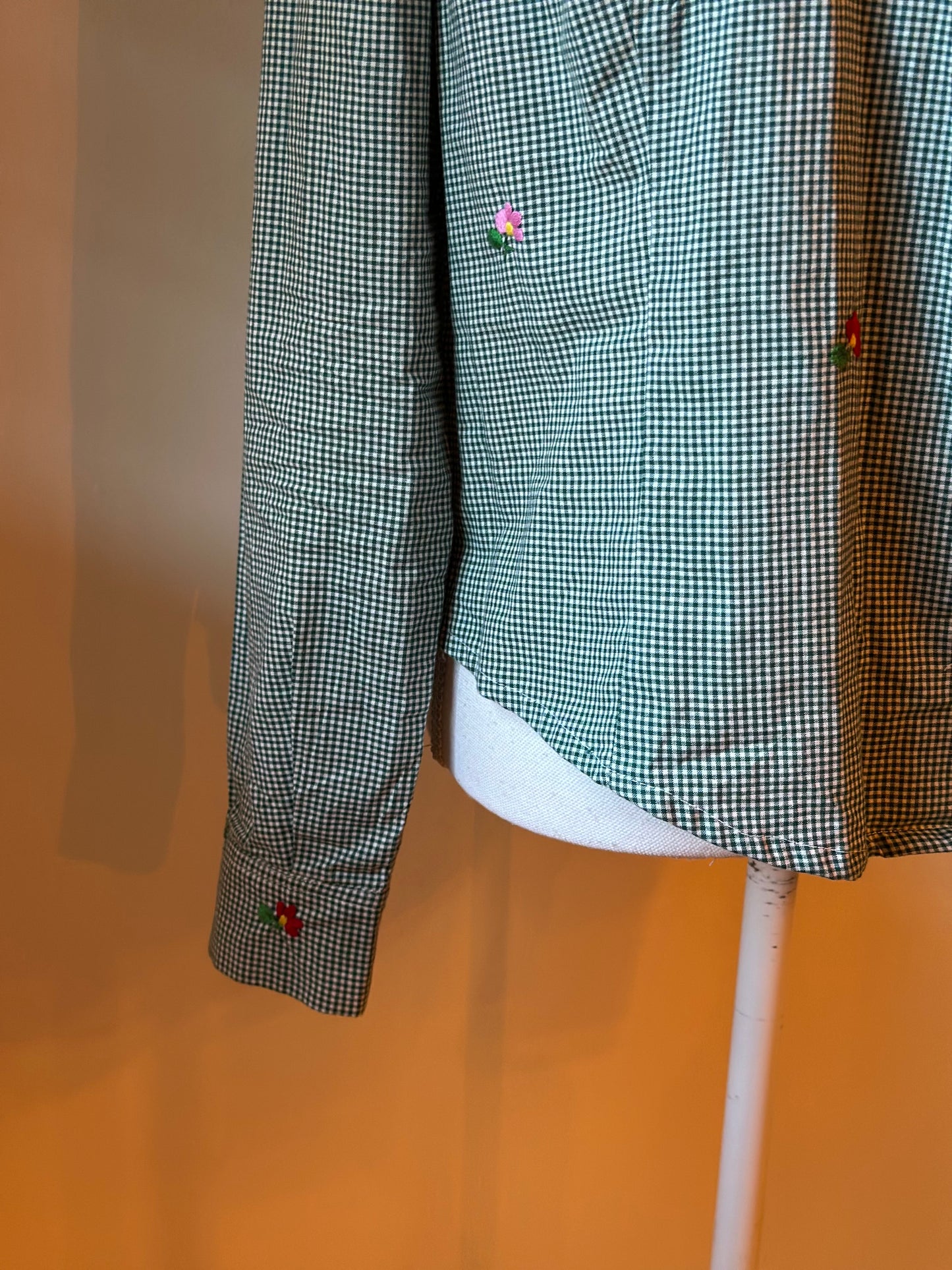 Chemise vintage vichy vert à fleurs brodées – Fabriquée en France T.U