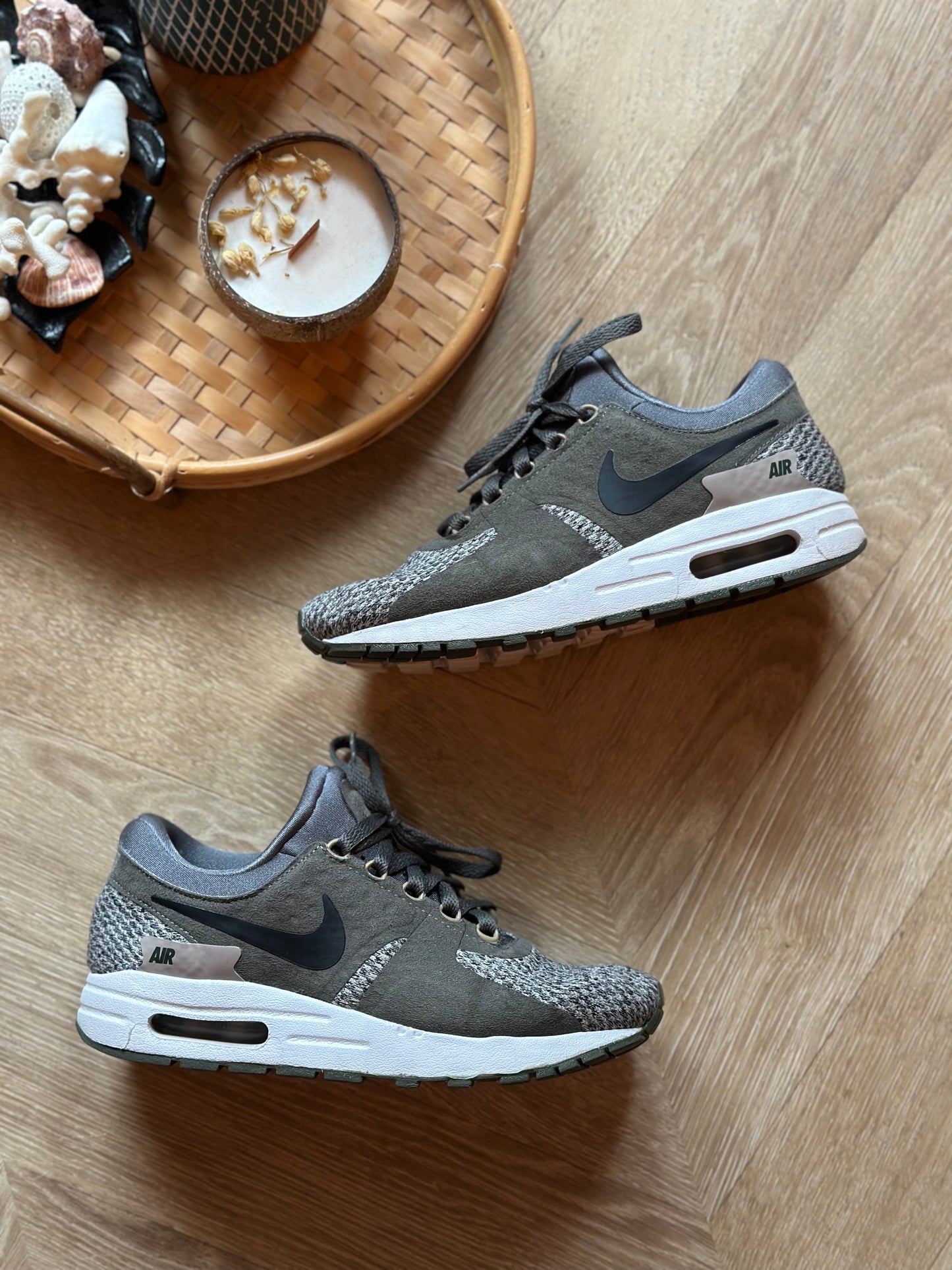 Baskets Air Max Zero SE GS vert kaki et noir P.37,5