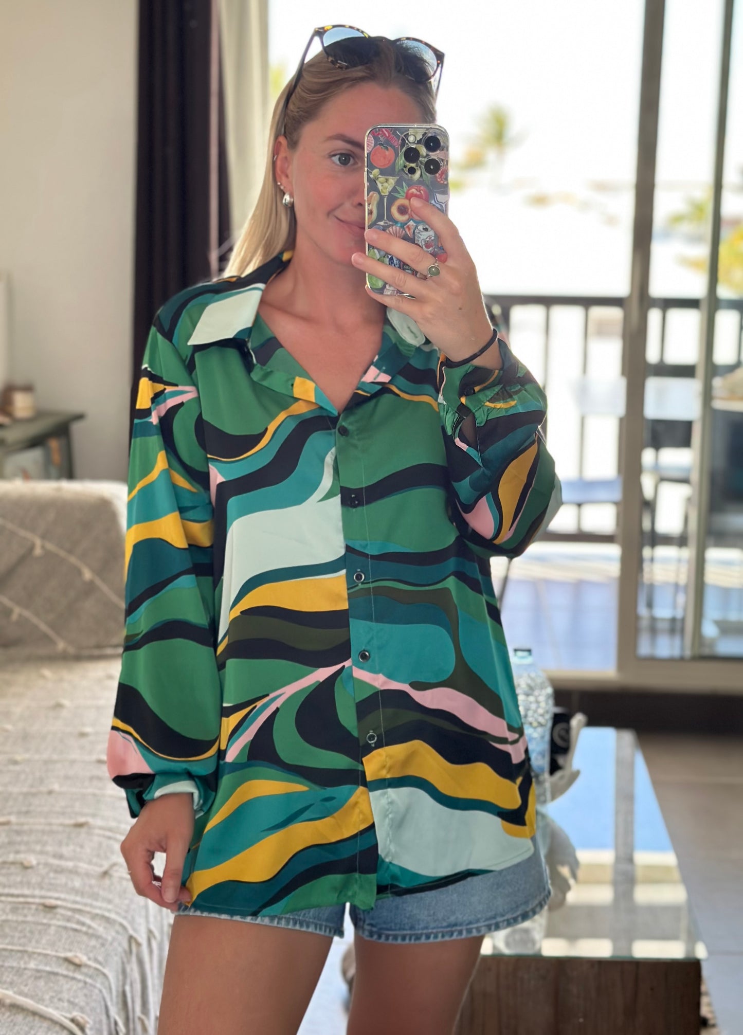Chemise fluide effet satin à motifs colorés T.40