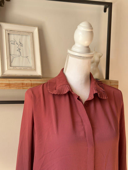 Chemise fluide rose détails plissés col et poignets T.36