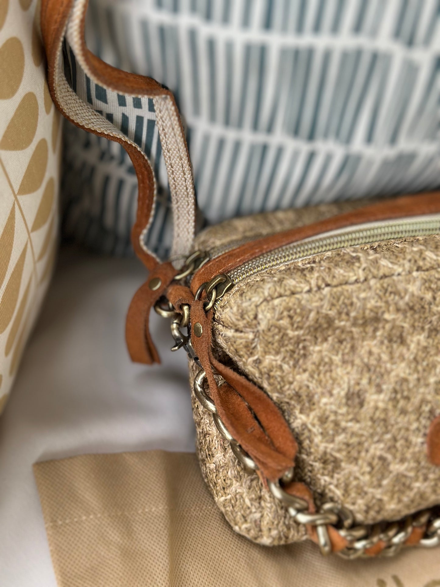 Sac en cuir beige modèle “Mama” avec double bandoulière