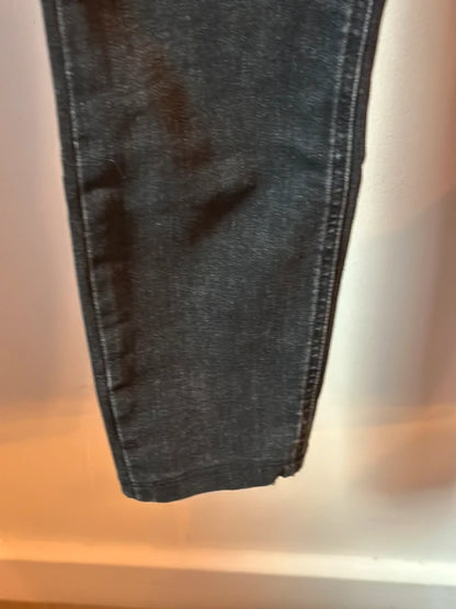 Jean slim noir T.38