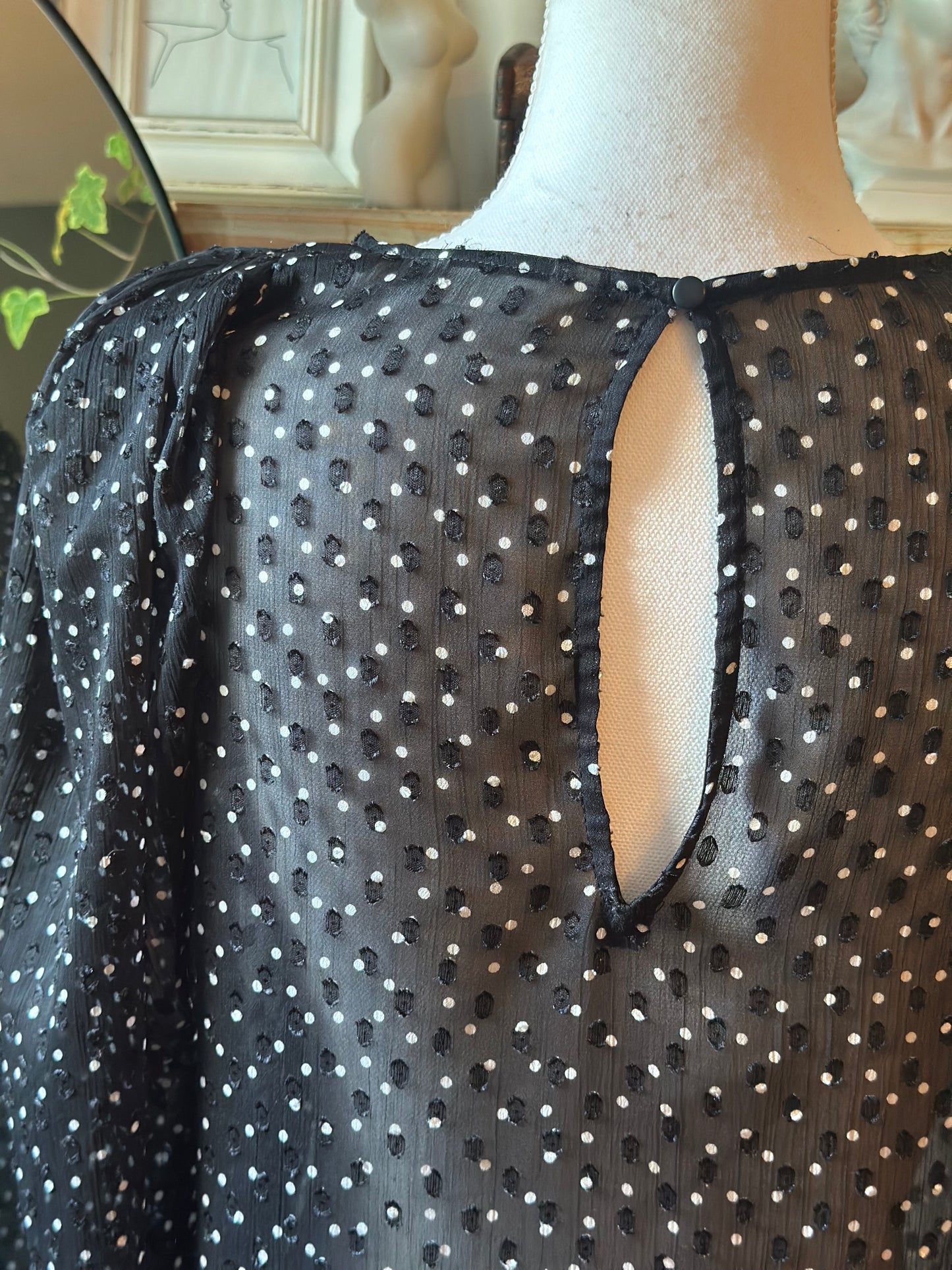 Blouse noire à pois blancs T38