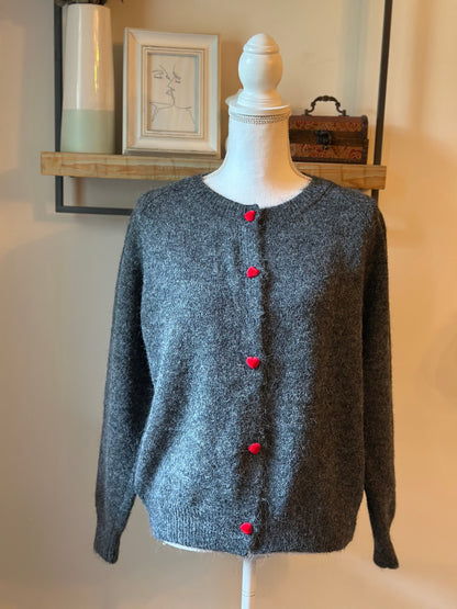 Cardigan gris en maille laine, boutons cœur rouge, T.U